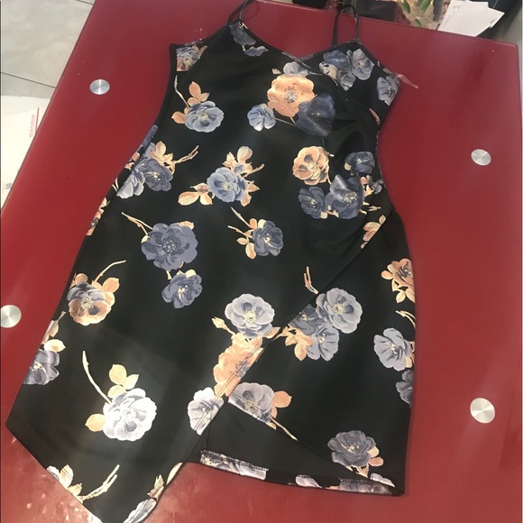 Pretty Famous - Picture 3 of 4